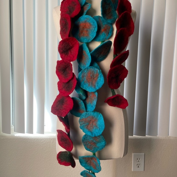 Brand New Handmade Felted Wool Flower Boa Garland Scarf - Picture 9 of 12